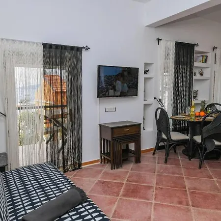 Vakantiehuis Eski Kiyi Kentin Kalbindeki Ev *